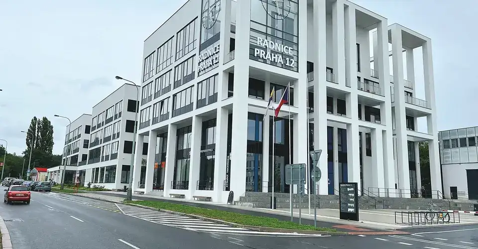 Budova radnice Městské části Praha 12